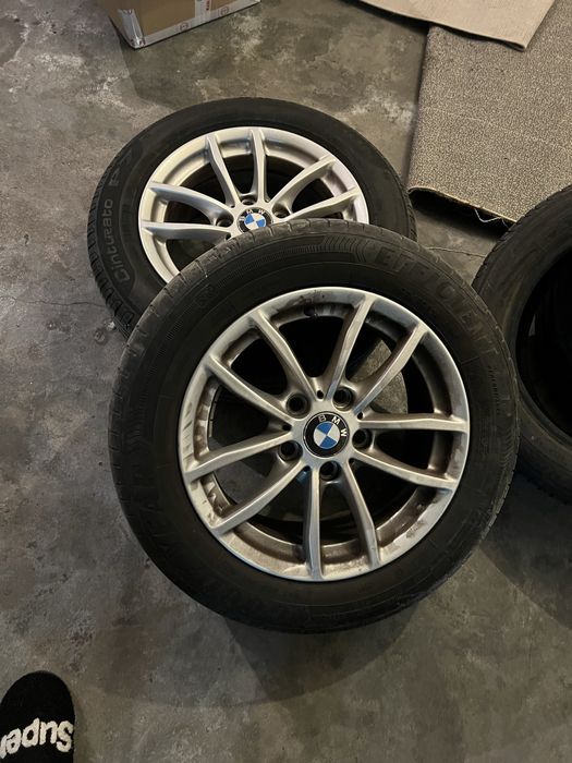 Conjunto de jantes bmw como novas e pneus impecaveis