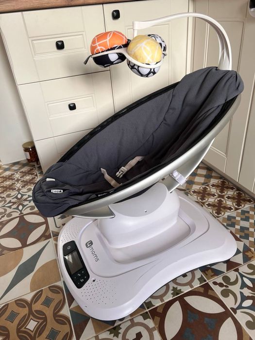 Заколисуючий центр 4Moms MamaRoo, гойдалка, шезлонг