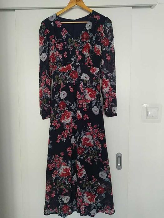 Długa sukienka na każdą okazję