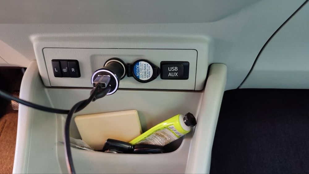Продам Тoyota prius v 2014, 1,8 phev , газ