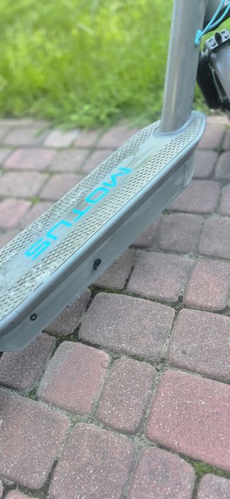 Hujalonga Elektryczna Motus Scooty 10Plus