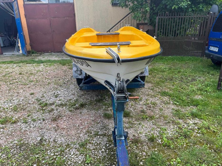 Łódka wiosłowo motorowa