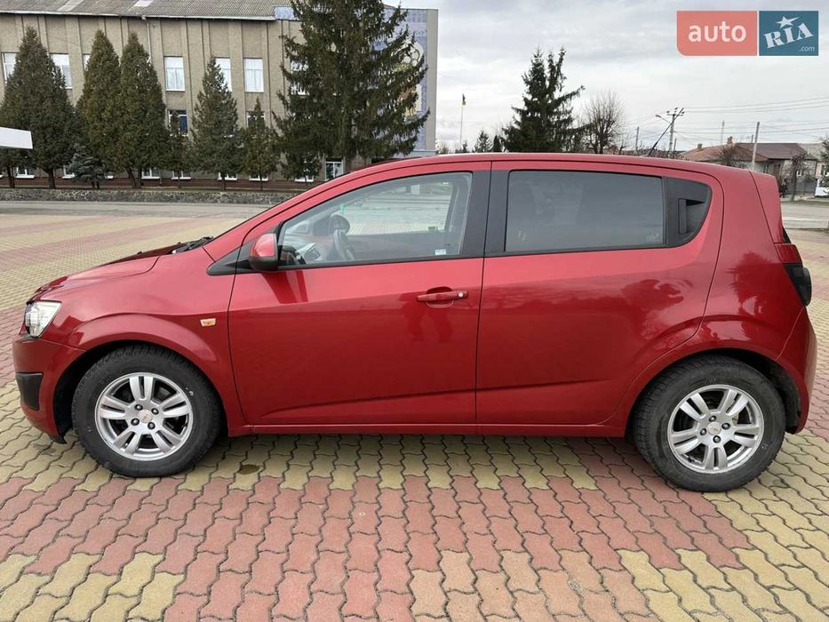 Chevrolet Aveo T300 (Хетчбек)