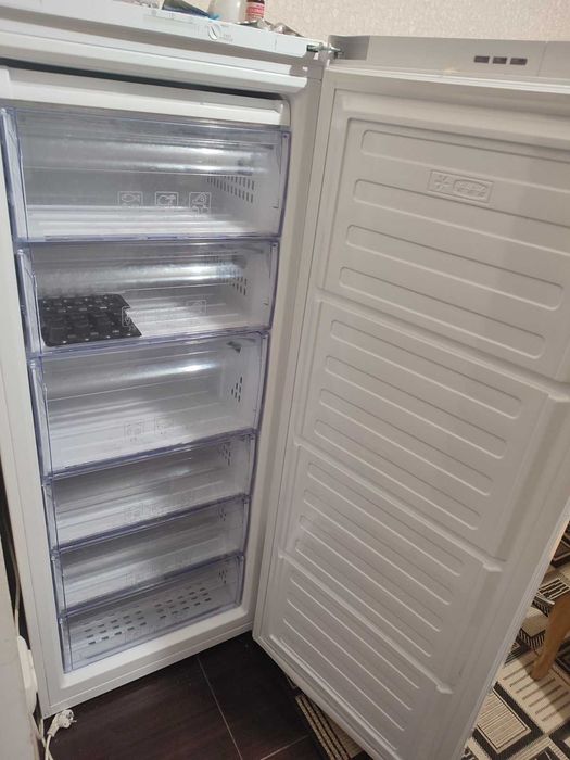 Морозильна камера BEKO