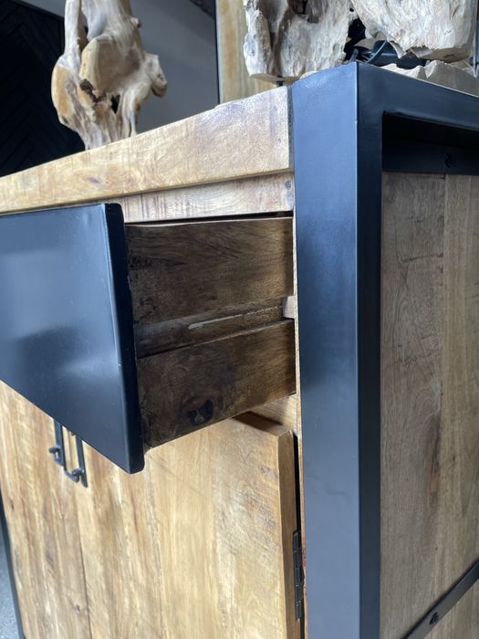 Komoda/ drewno egzotyczne/styl industialny