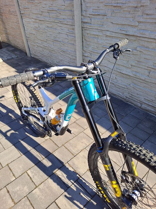 Commencal supreme v4.2 L 2021 ohlins dt swiss sram downhill enduro