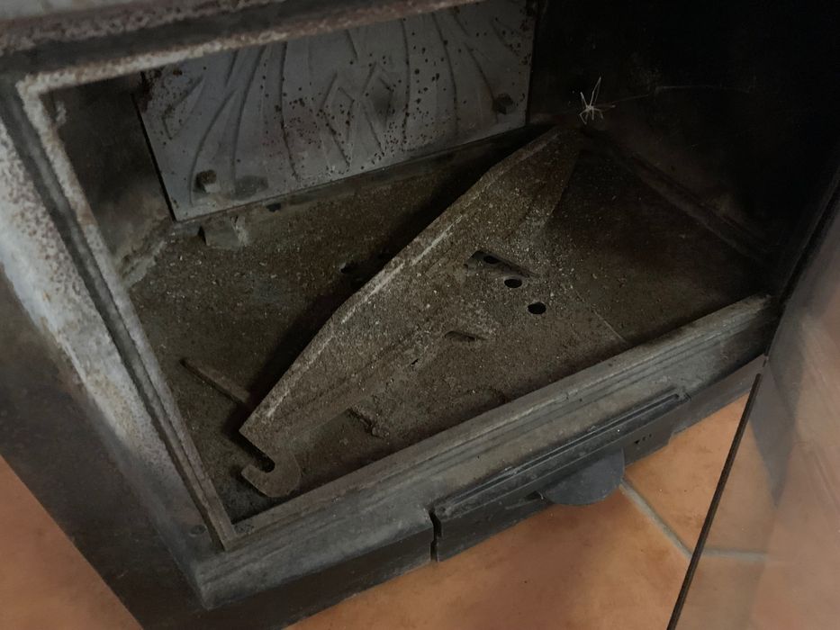 Lareira em ferro em bom estado