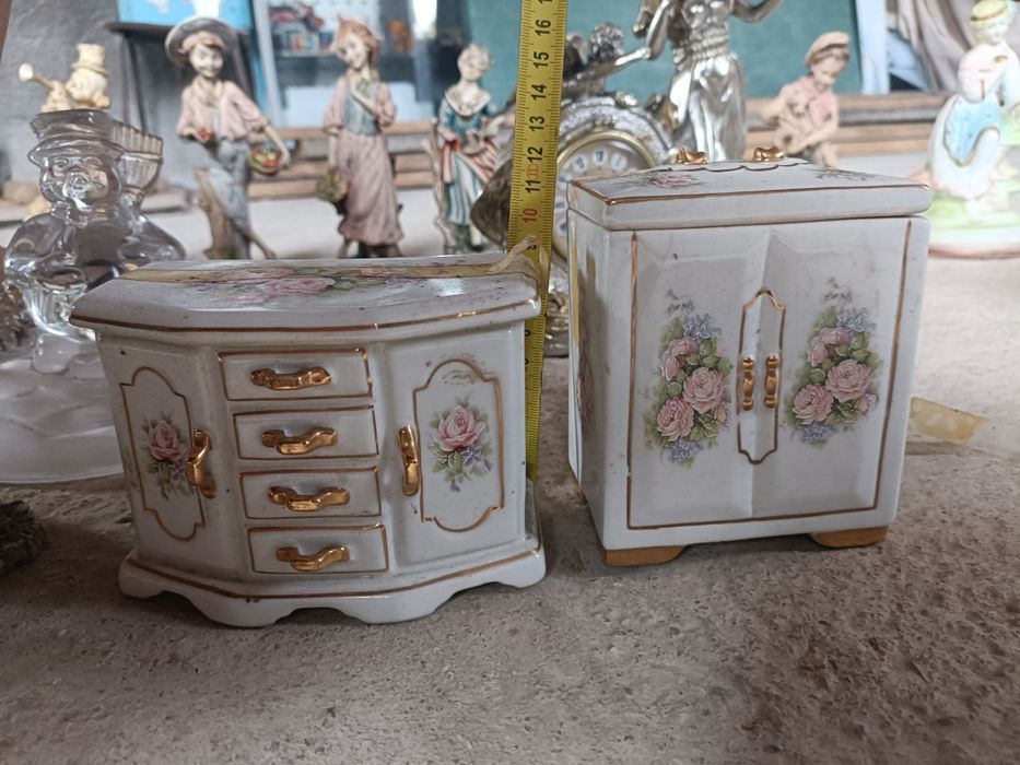 Estátuas diversas decoração