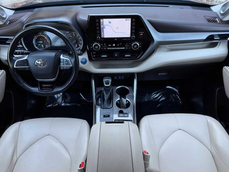 Toyota Highlander Limited      2022