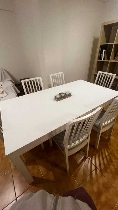 Mesa Branca Ikea 6 Lugares (extensível 8 lugares) + 6 Cadeiras