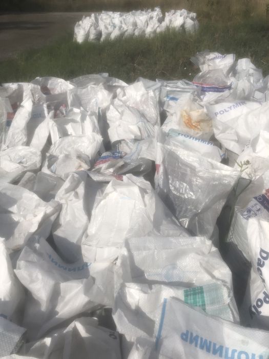 Чернозем и перегной в мешках