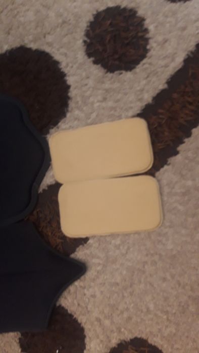 Cinta e proteção de mulher