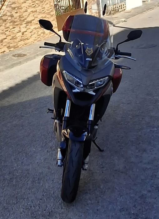 Honda VFR Crossrunner 800x