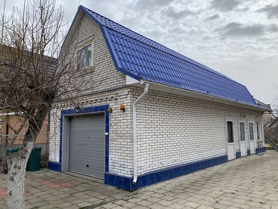 Продаж будинку , центр Гайсина, гараж, підвал, літня кухня, є торг