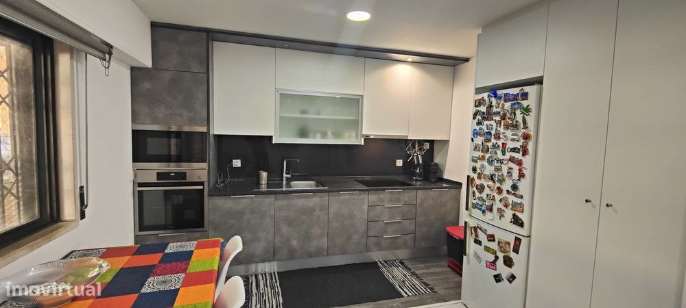 Apartamento T-1 renovado. RESERVADO — Massamá E Monte Abraão, Lisboa