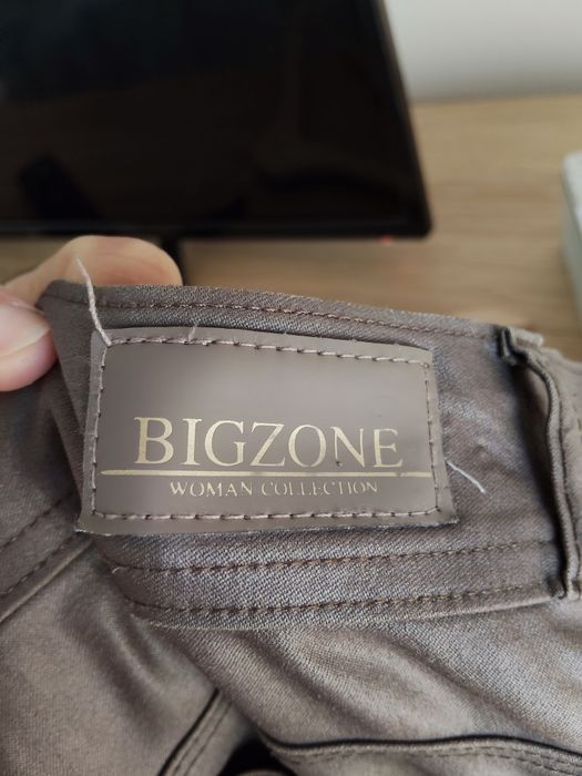 Calças em bom estado