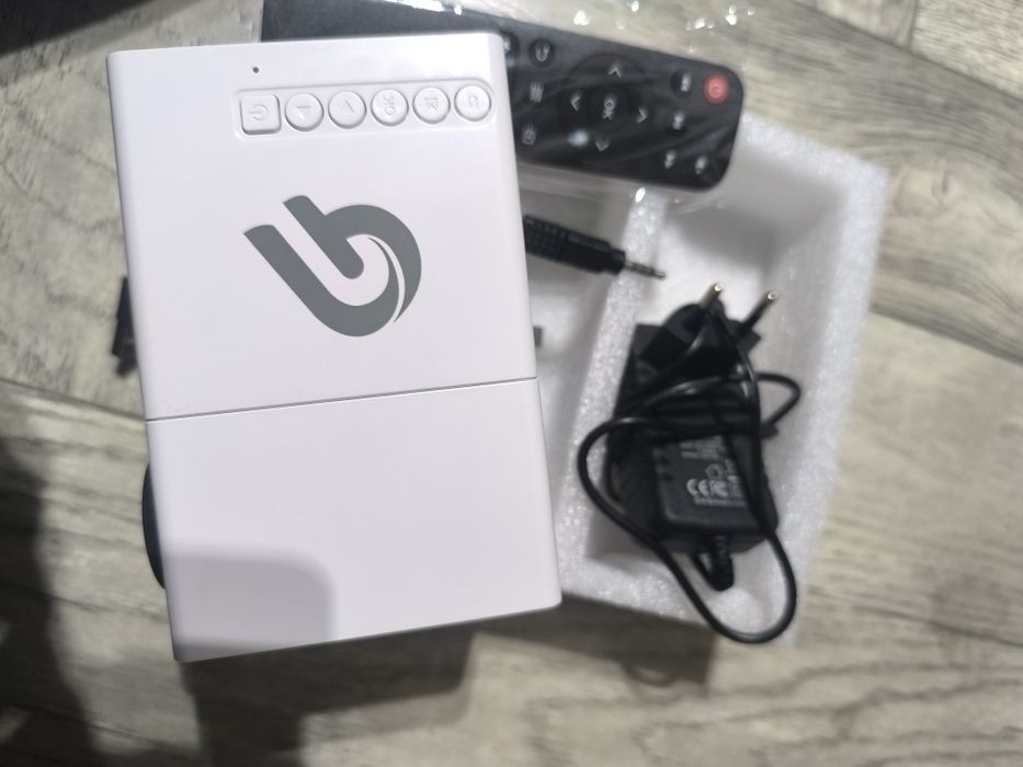 mini projektor     nowy