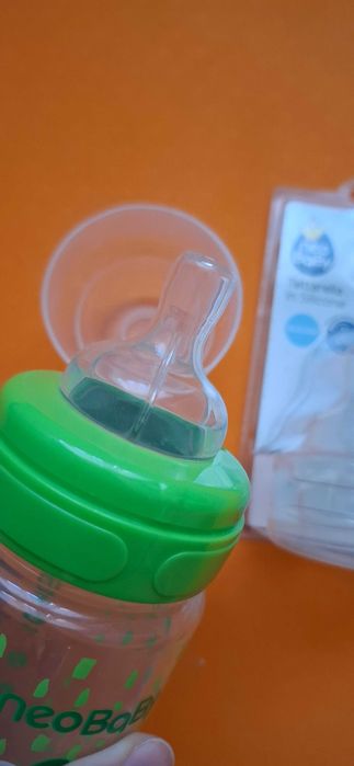 Пляшечка і 2 соски NeoBaby італійська фірма. Оригінал  Нові 2+ місяці.