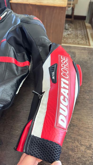 Fato duas Peças em pele de kanguru, confecionado por AG10Moto, preparado Ducati