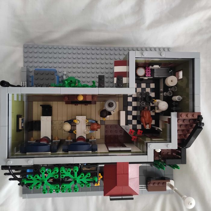 LEGO Parisian Restaurant USADO - 10243