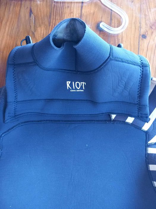 Fato de Surf Janga Riot