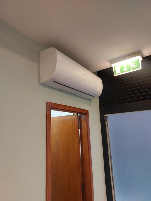 Aluga-se Loja 2 frentes Montes Caulinos, Senhora da Hora Custóias