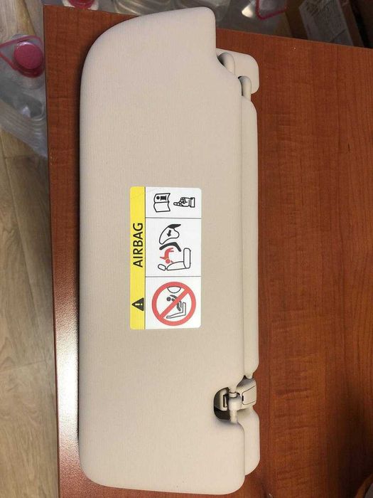 Козирок сонцезахистний  правий