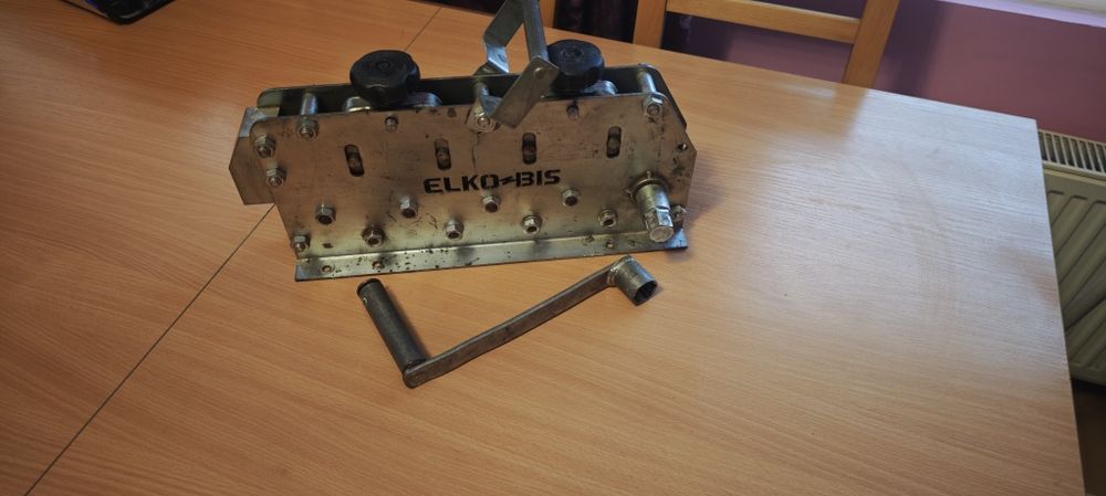 Prościarka do drutu odgromowego ELKO-BIS