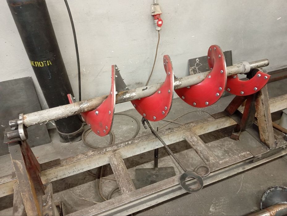 Ремонт шнеків з AgroHelix: якість та економія