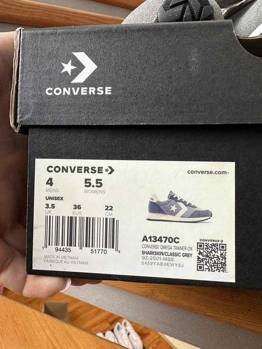 Сірі жіночі кросівки converse 35 р