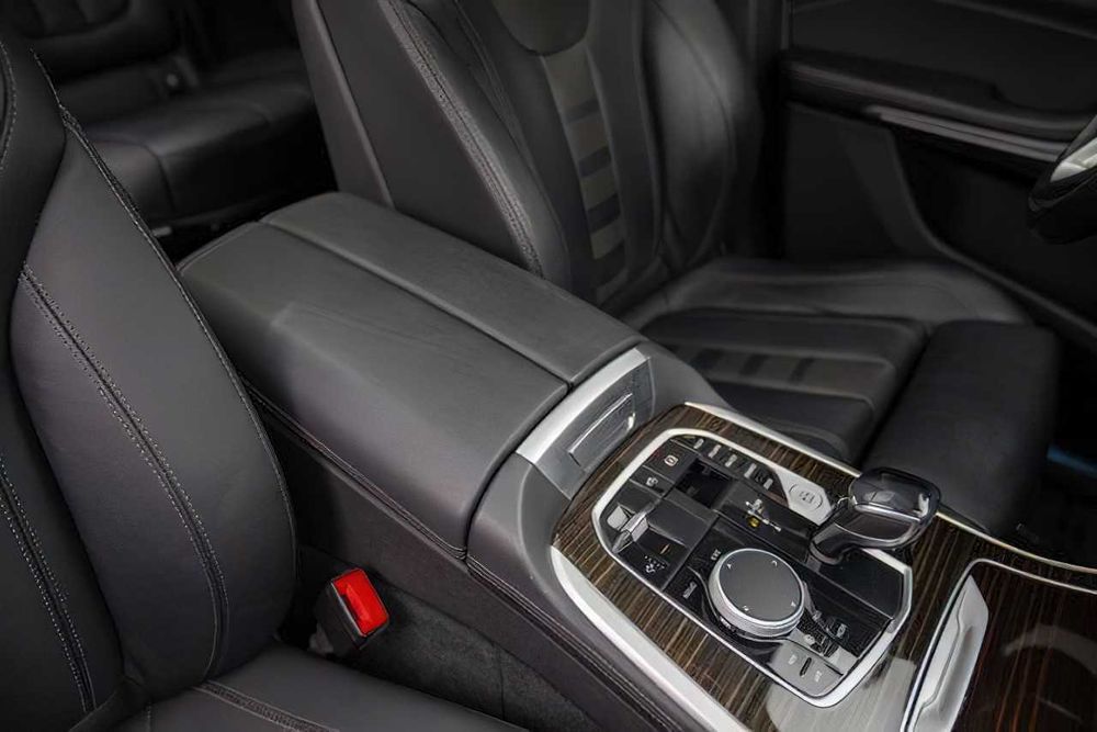 BMW X7      2021
