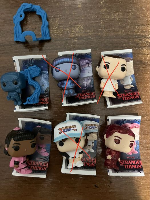 Фигурки очень странные дела