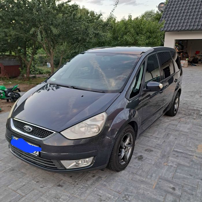 Rodzinny Ford galaxy