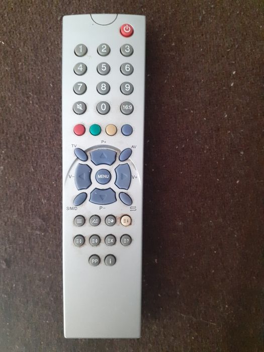 Televisão 12v com adaptador para isqueiro de carro e para 220v.