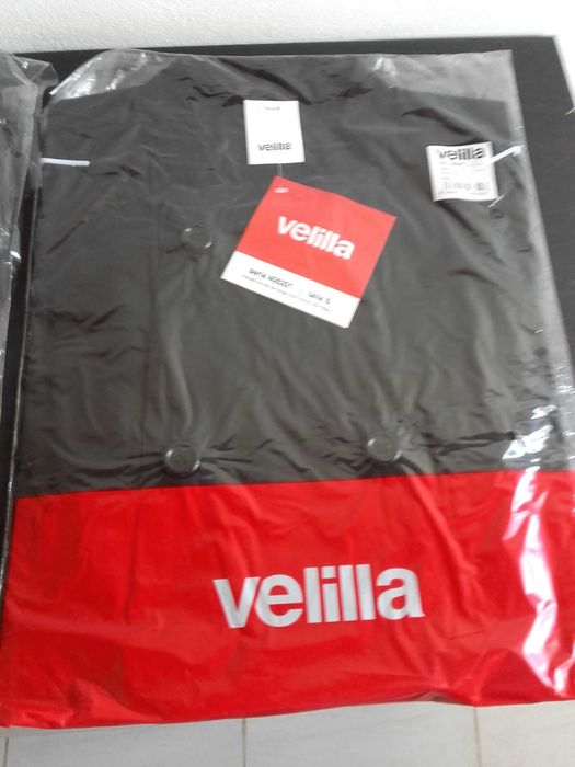 calçado e roupa nova para  cozinheiro/a