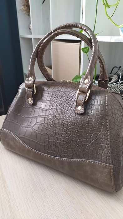 Сумка ручна жіноча з імітацією шкіри крокодила