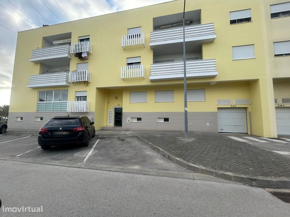 Apartamento T4 em Rc alto com Garagem em Pinhal Frades
