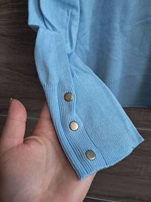 Błękitny sweterek damski Everme M