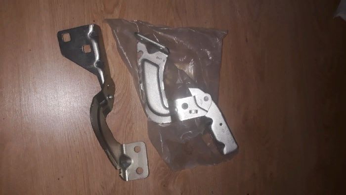 Петли капота Renault Kangoo левая и правая 03-07 оригинал