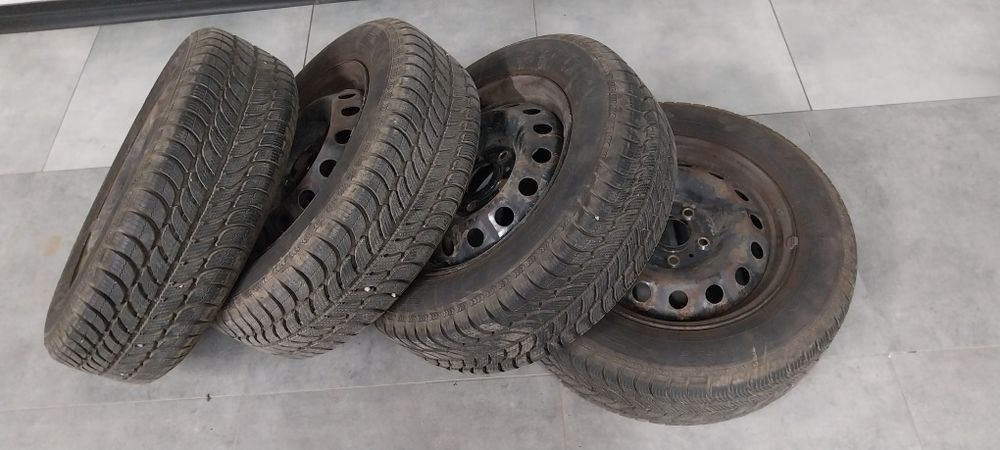 Opony zimowe 195 65 r15 2024r z felgami