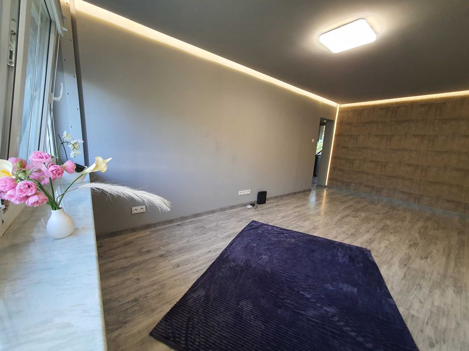 Dwa pokoje rozkładowe 45m2/ z pomieszczeniem obok bloku 12 m2/dobra cena/ blisko Manufaktury