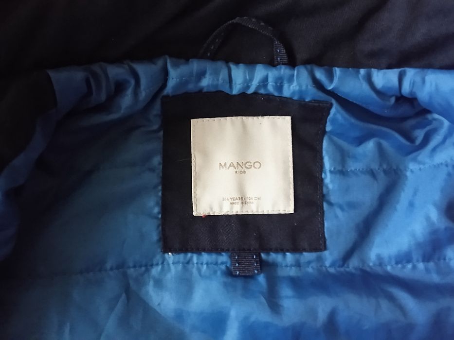 Осіння фірмова куртка