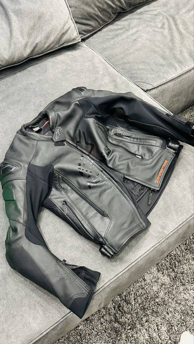 Мотокурточка Alpinestars  GP PLUS R V4 BLACK