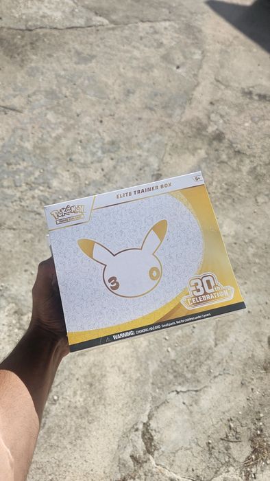 Pokémon TCG 30th Celebration Elite Trainer Box
