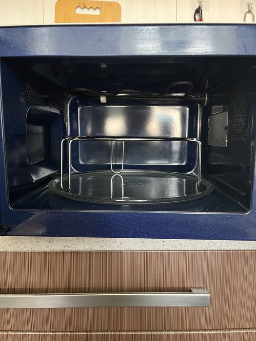 Продам микроволновую печь