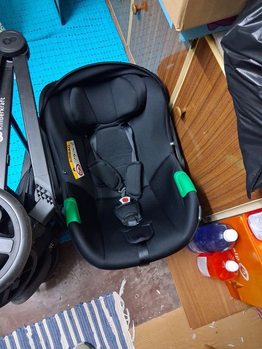 Carrinho kinderkraf  + Newly + Mink Pro (preto)