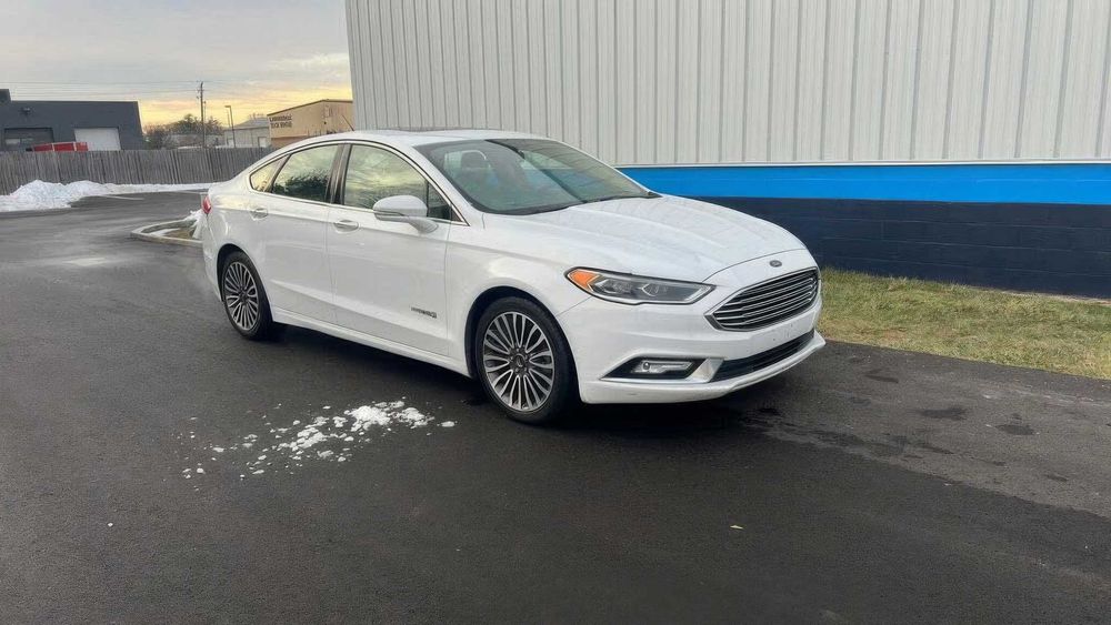 Ford Fusion Hybrid Titanium      2018