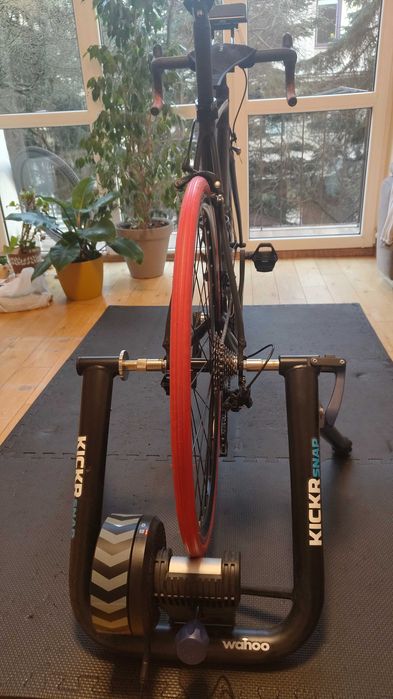 Trenażer Wahoo KICKR snap
