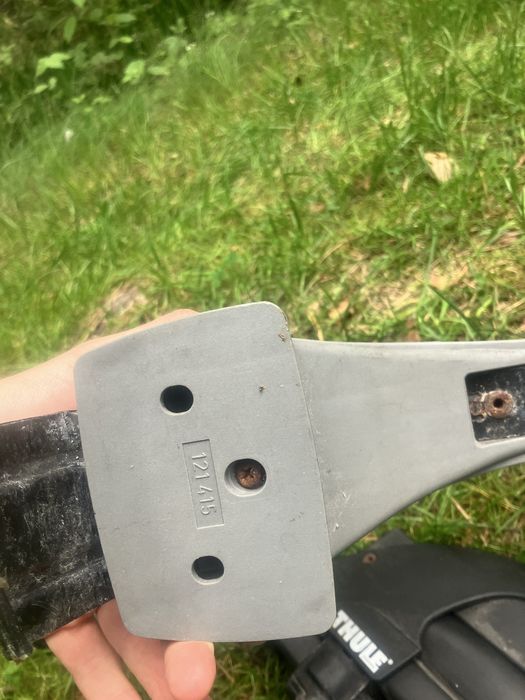 Bagażnik dachowy Thule na narty do Toyoty Yaris 2000