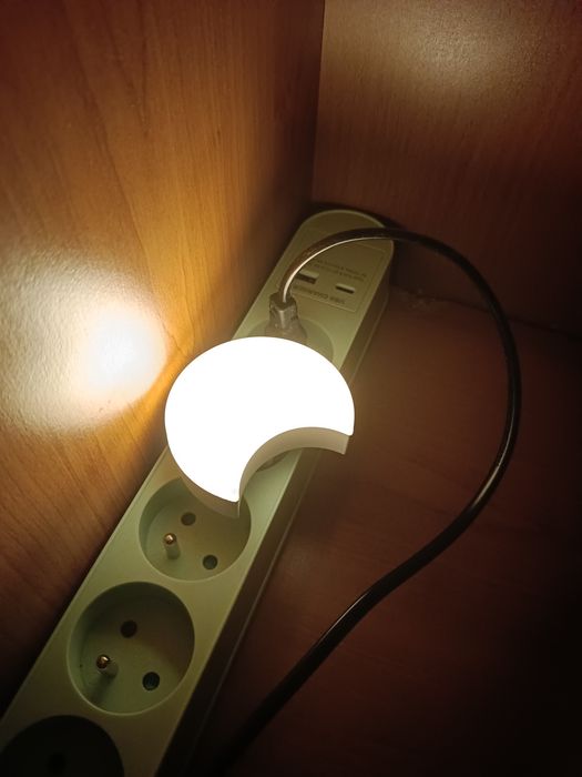 Lampka LED do gniazdka